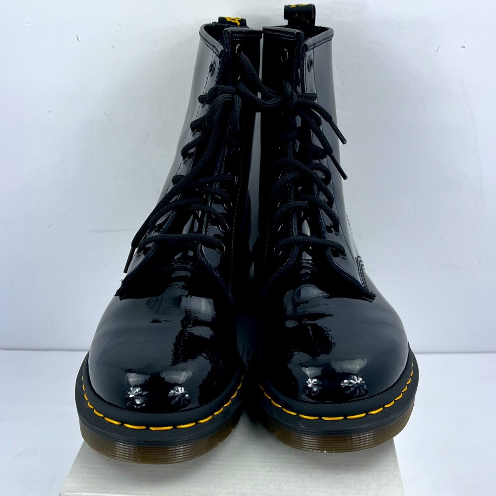 DR MARTEN ALKALI LACEUP ARMY STYLE BOOTS UPPER LEATHER PATENT BLK, LADIES SIZE 9